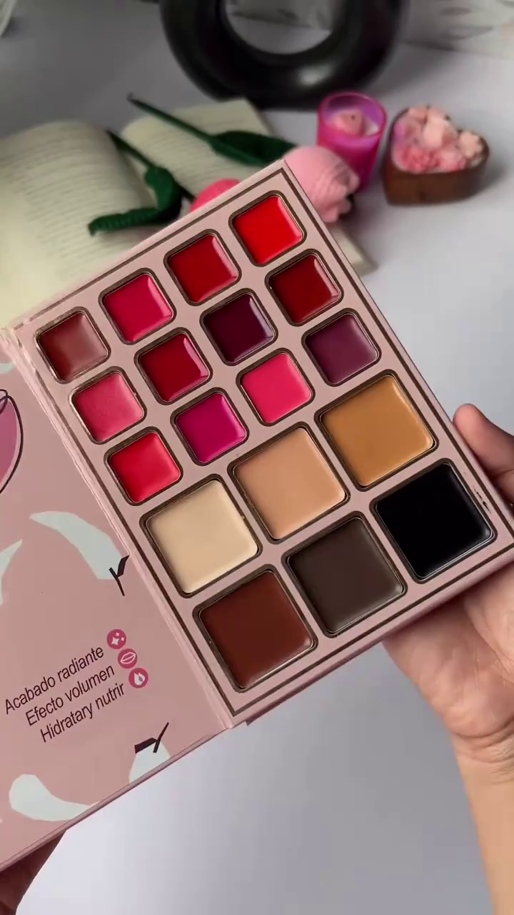 Brand New Multi-Color Makeup Set Palette – All-in-One Eyeshadow, Face & Lip Kit Featuring Radiant Finishes, Bold & Neutral Shades, Volumizing & Nourishing Formula for a Complete Glam Look