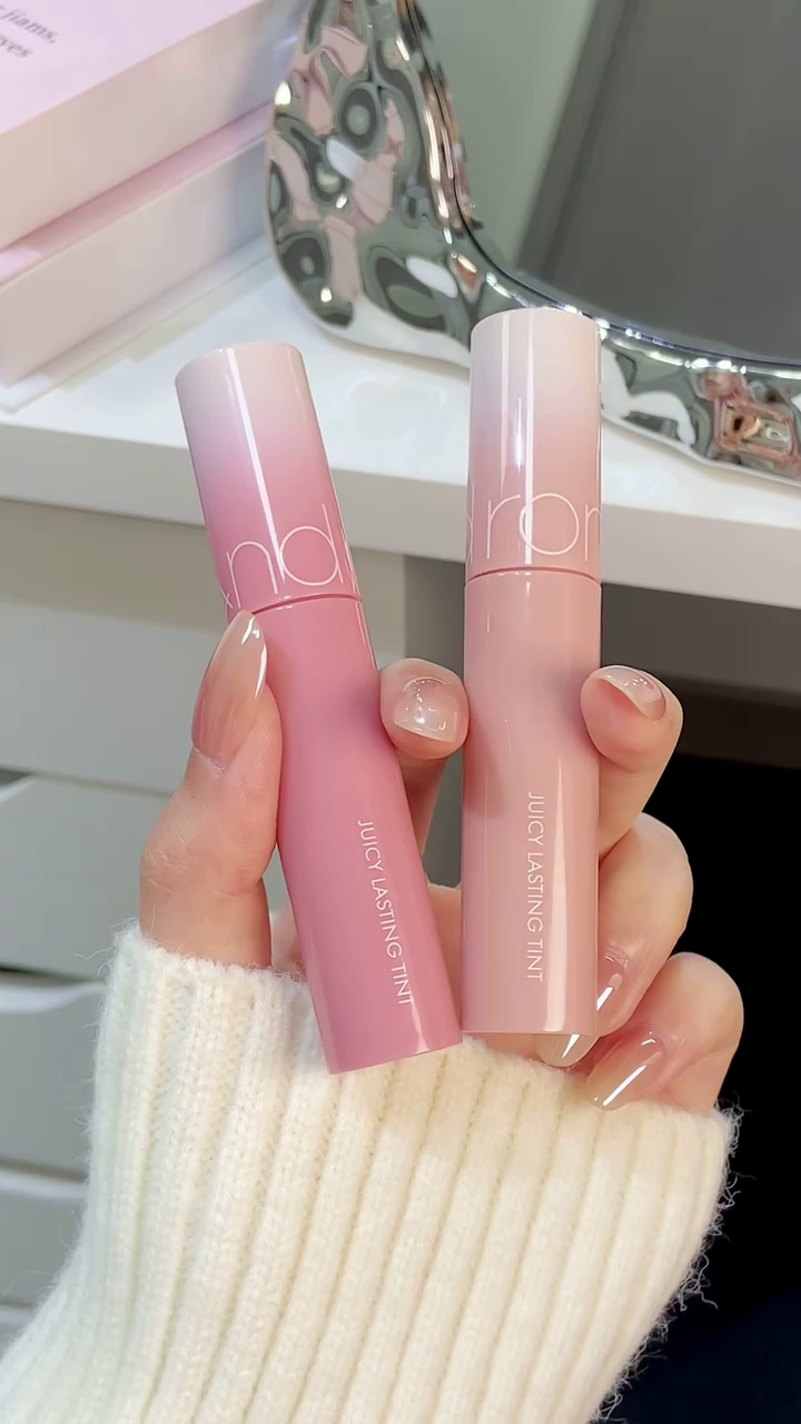 Romantic Pink Gradient Lip Tint Duo with Glossy Finish – Long-Lasting, Moisturizing, Lightweight Formula for a Natural Rosy Look – Perfect for Everyday Wear or Special Occasions