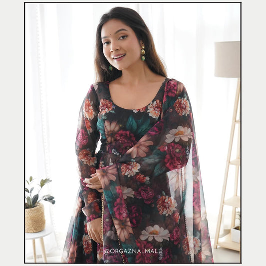 Black Women Printed Organza Gwon Kurta With Dupatta