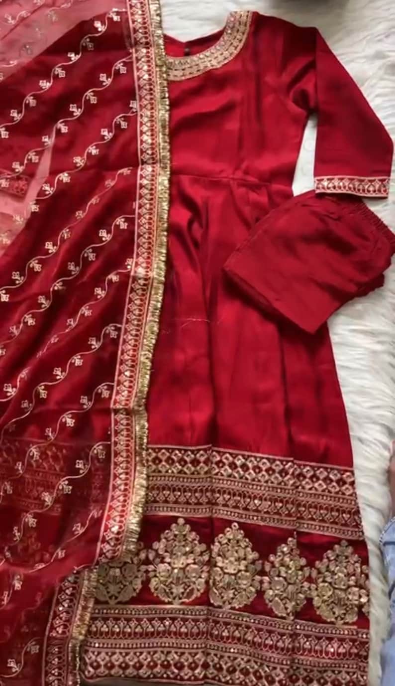 Looking For This Same Colour Beautiful Designer Suit On Vanilla Silk With Inner And Thred With Sequnce Work And Pent On Crep Febric