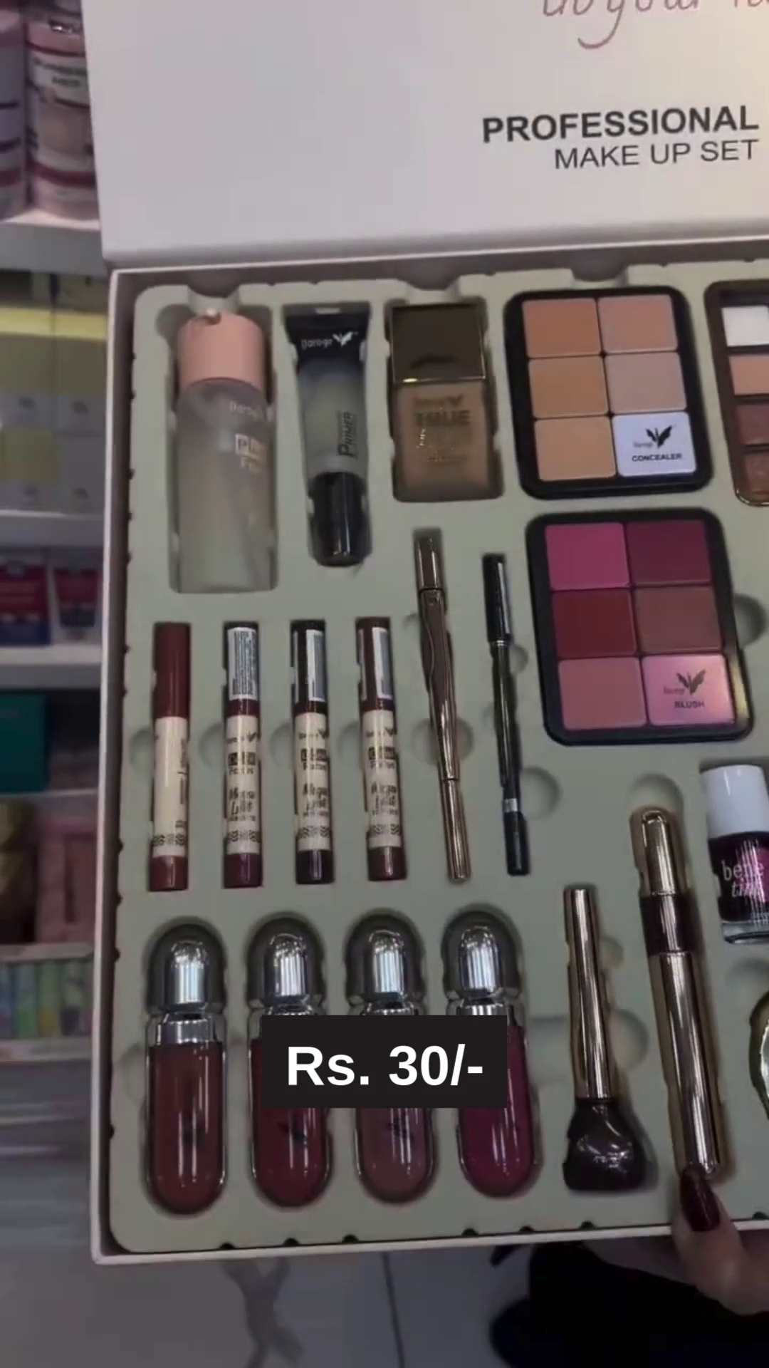 Professional All-in-One Beauty Makeup Kit – Complete Cosmetic Set with Foundation, Lipsticks, Eyeshadows, Brushes, Blush, Highlighter, Eyeliner, and More – Beauty in Your Hands