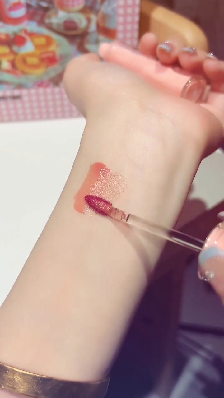 Romantic Glossy Liquid Lip Tint Duo with Crystal-Clear Rose Pink Packaging – Lightweight, Smooth Application with Rich Pigmentation and Moisturizing Finish for a Soft, Luminous Look