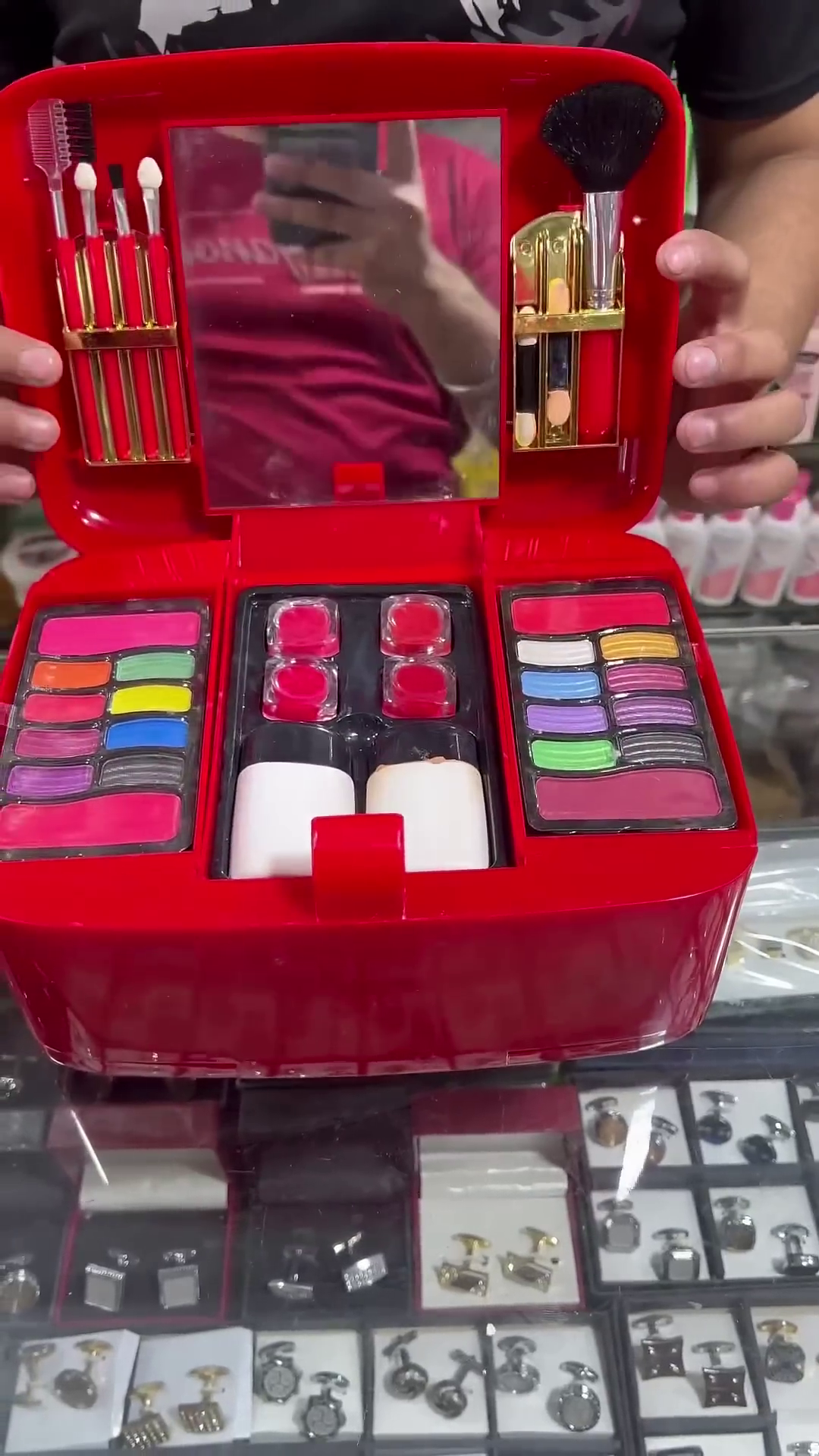 Beauty on-the-go: Ultimate Red Makeup Kit for Every Glam Moment