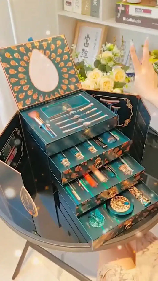 Luxury Peacock-Inspired Multi-Layered Makeup