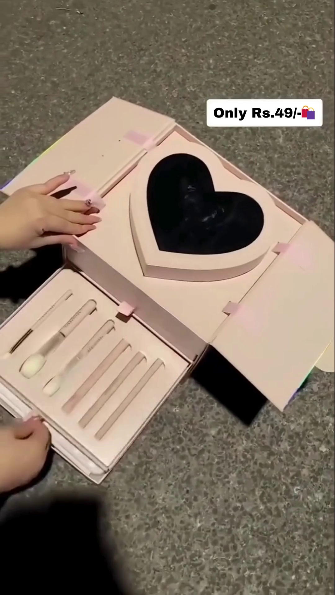 All-in-One Luxury Makeup Box with LED Mirror, Heart-Shaped Organizer, Multi-Layer Cosmetic Storage, Brushes, and Portable Makeup Kit for Beauty Enthusiasts