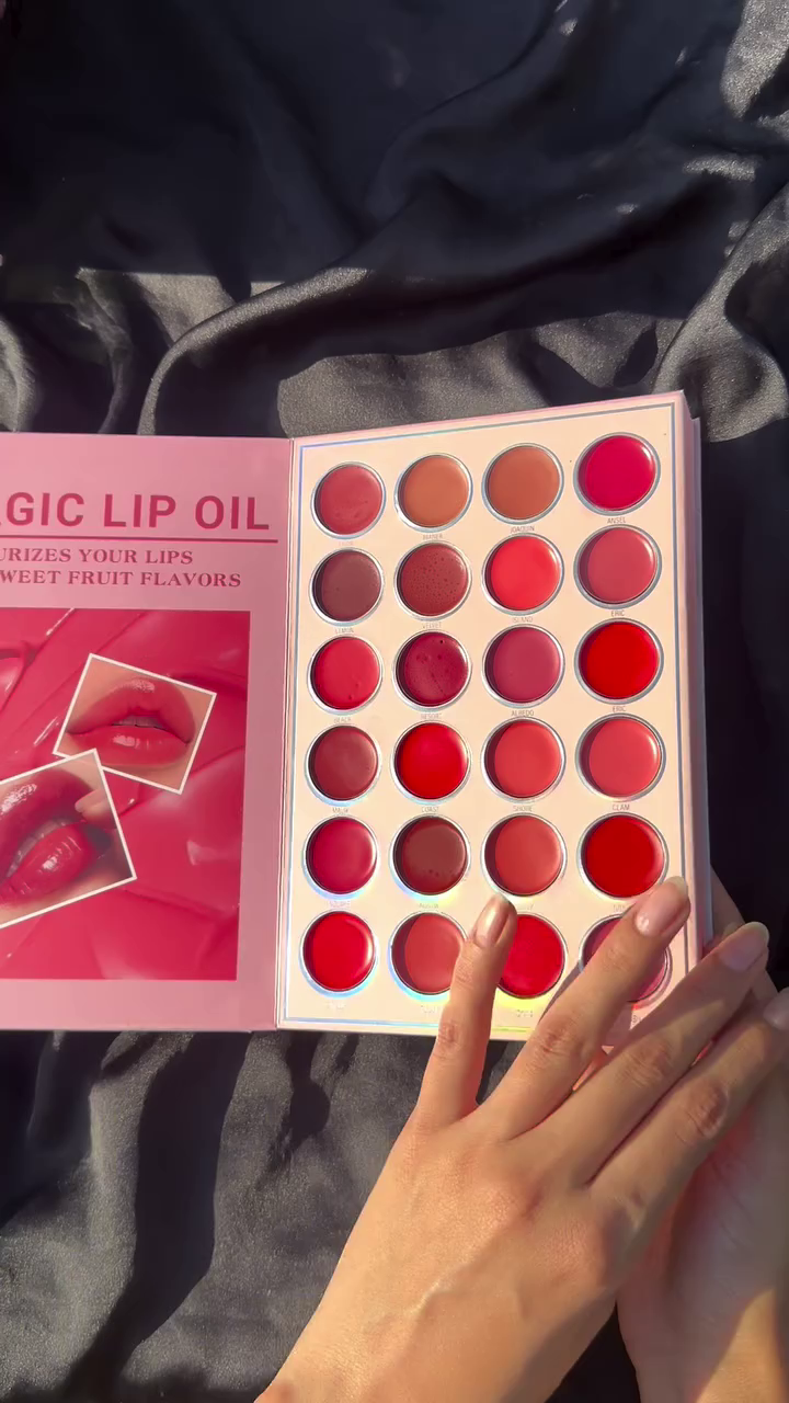 Butterfly-Themed All-in-One Makeup Book Featuring 18 Vibrant Eyeshadows and 24 Moisturizing Magic Lip Oil Shades in a Stylish Foldable Palette