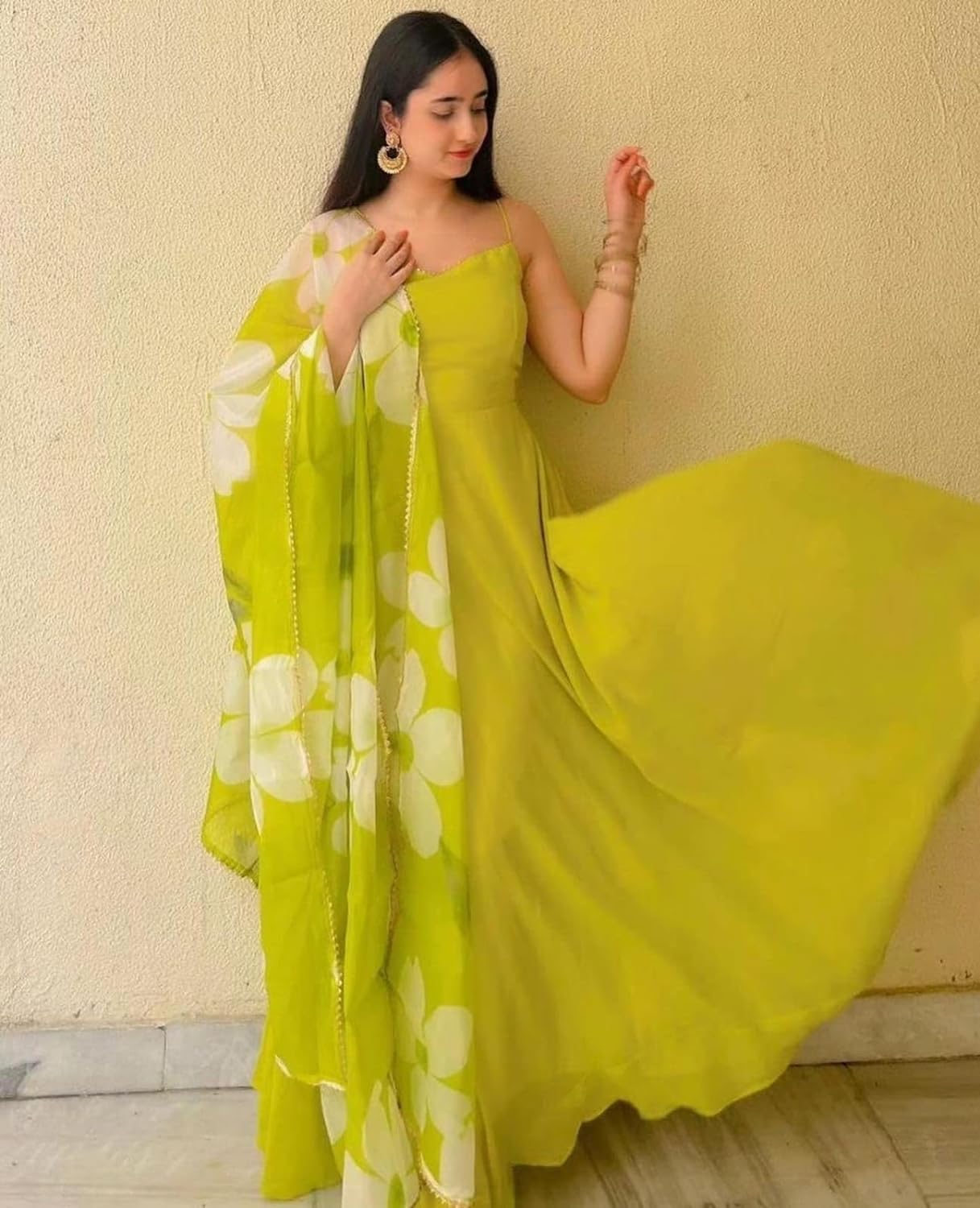 Women's Printed Georgette Ethnic Wear Lightweight Sweetheart Neck Sleevesless Gown with Dupatta