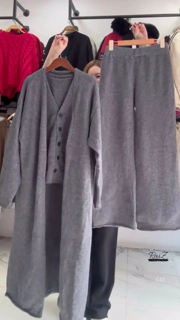 Elegant Women’s Knit Lounge Set – Full-Length Cardigan with Relaxed Sleeves, Matching Buttoned Vest, and Comfortable Wide-Leg Trousers – Stylish and Warm Casual Ensemble