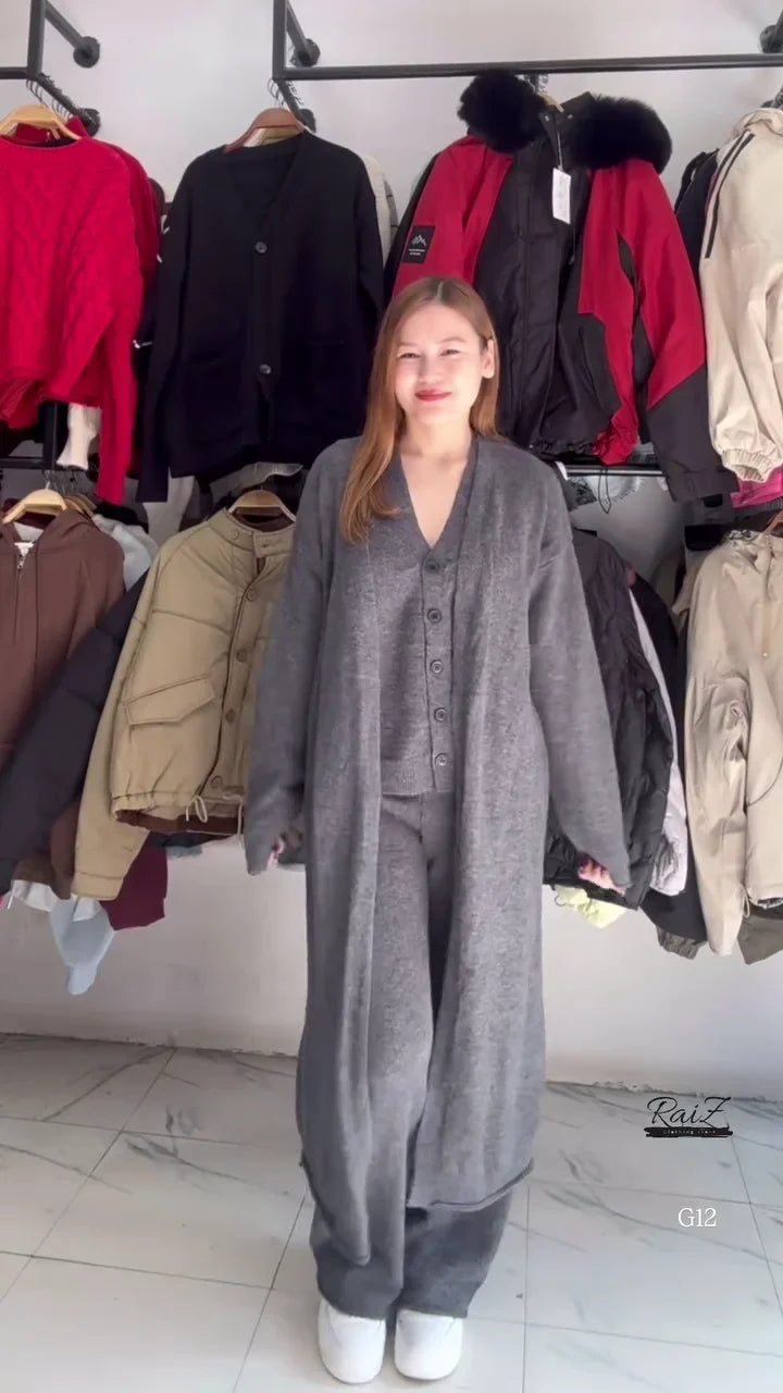 Elegant Women’s Knit Lounge Set – Full-Length Cardigan with Relaxed Sleeves, Matching Buttoned Vest, and Comfortable Wide-Leg Trousers – Stylish and Warm Casual Ensemble