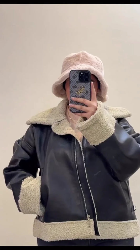 Classic Biker-Inspired PU Leather Jacket with Plush Shearling Interior for Cold Weather