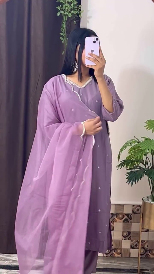 Lavender Embroidered Suit with Sheer Dupatta for a Graceful Traditional Look
