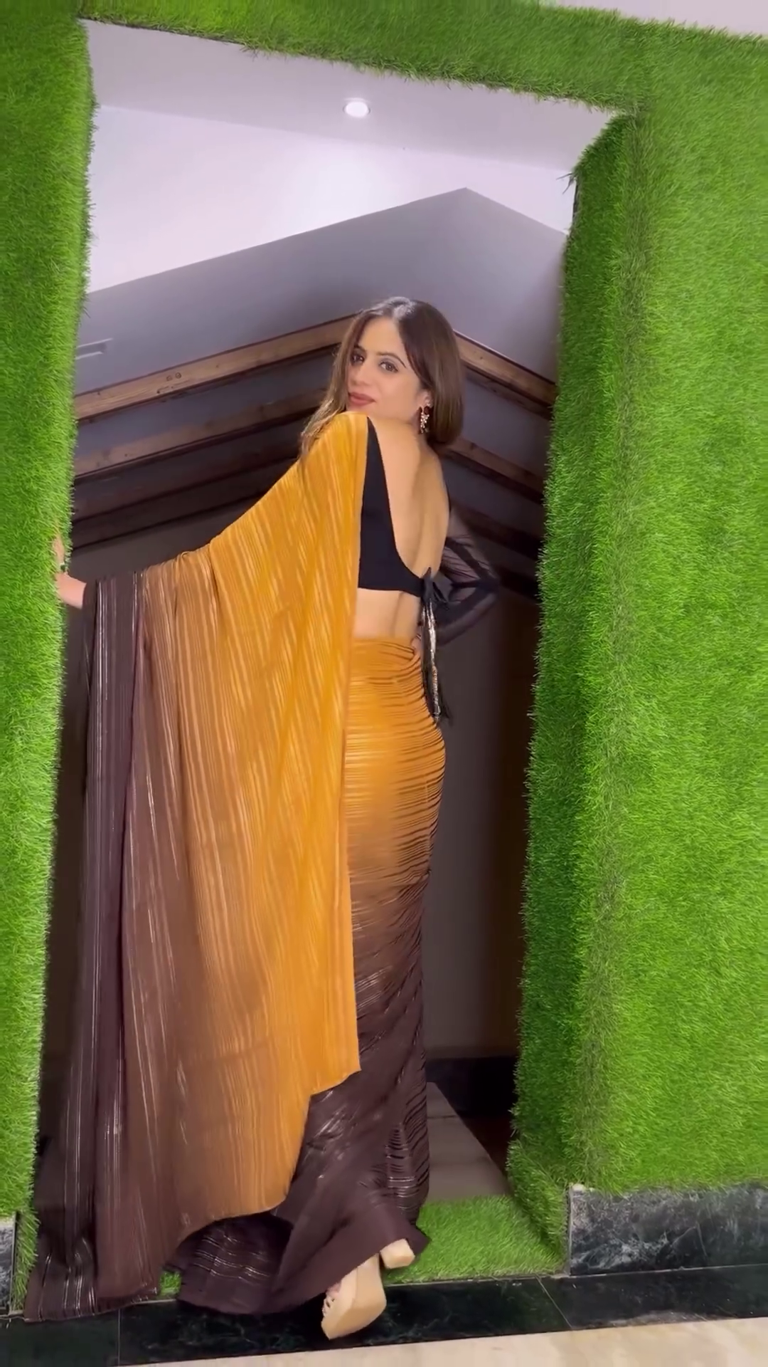 Buy Metal Belt Chiffon Padding Ready To Wear Saree Online