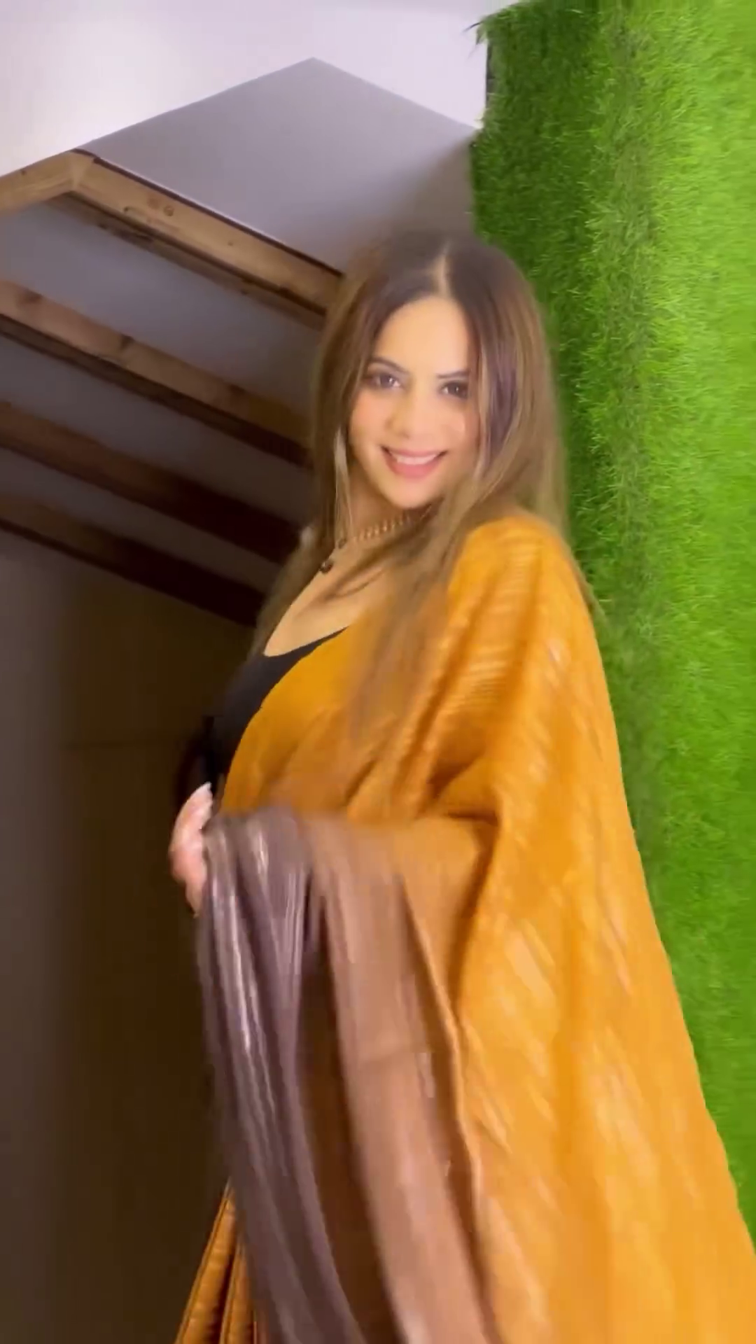 Buy Metal Belt Chiffon Padding Ready To Wear Saree Online