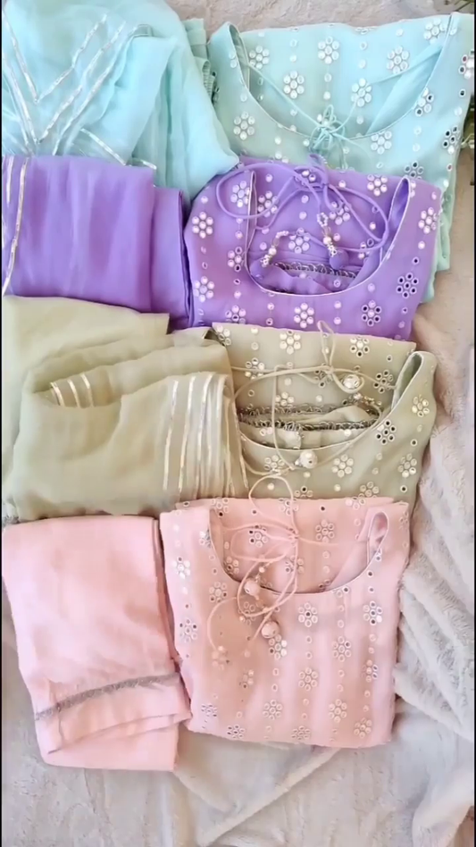 Women Mauve Zari Yoke Design Chanderi Silk Kurta with Trousers & Dupatta