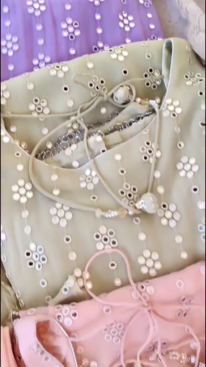 Women Mauve Zari Yoke Design Chanderi Silk Kurta with Trousers & Dupatta