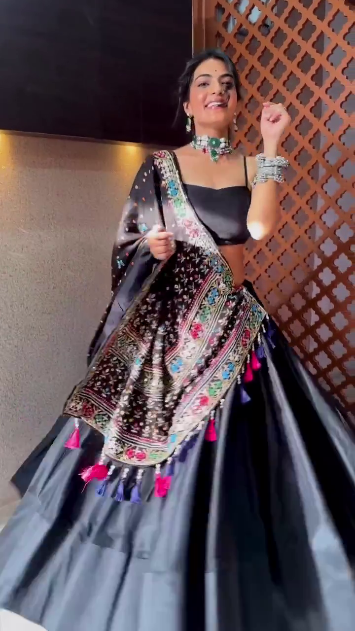 Women's Embroidered Sequence Lehenga Choli With Dupatta